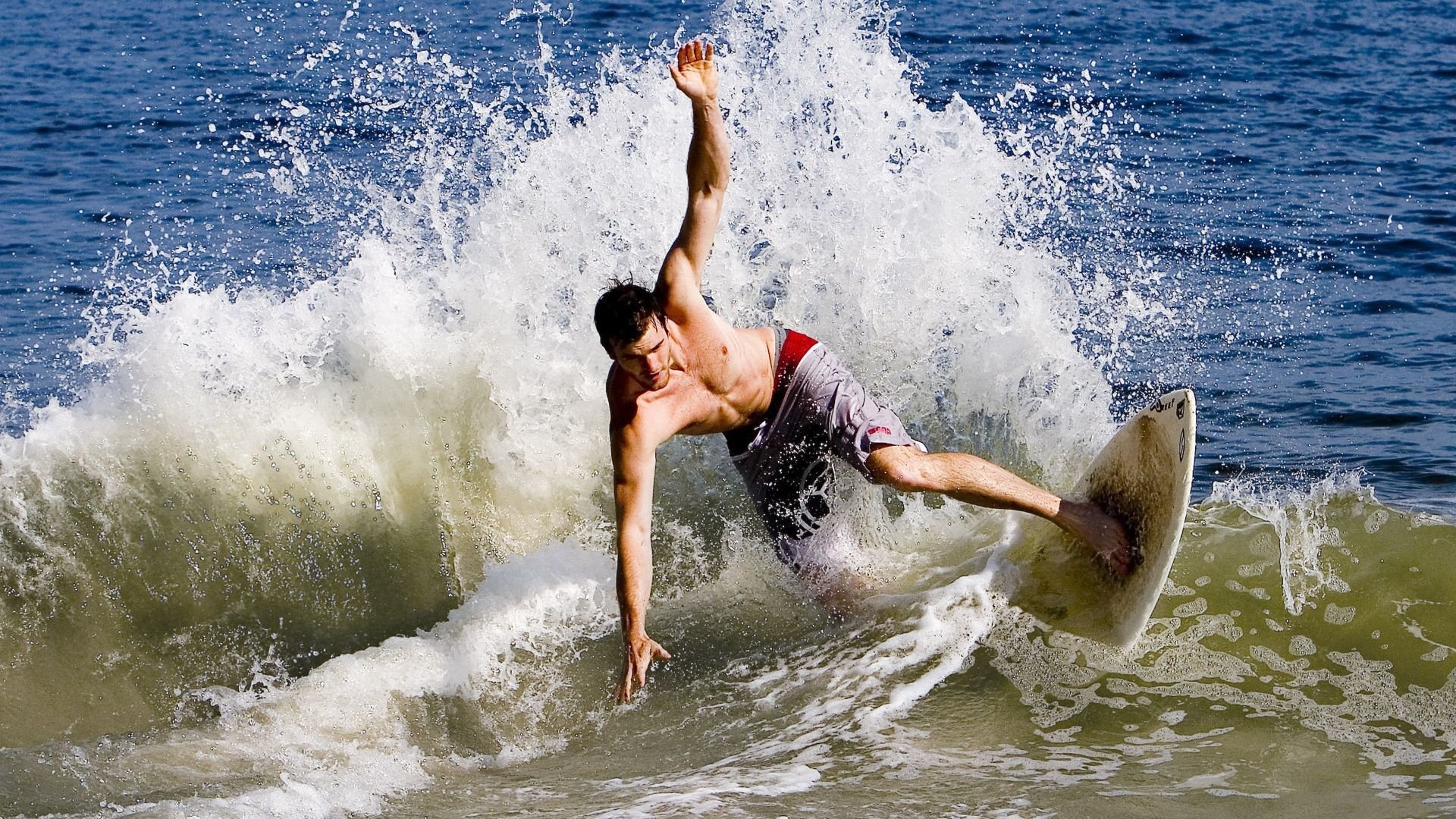 亚洲飞人再创辉煌 男子110米栏新星闪耀钻石联赛